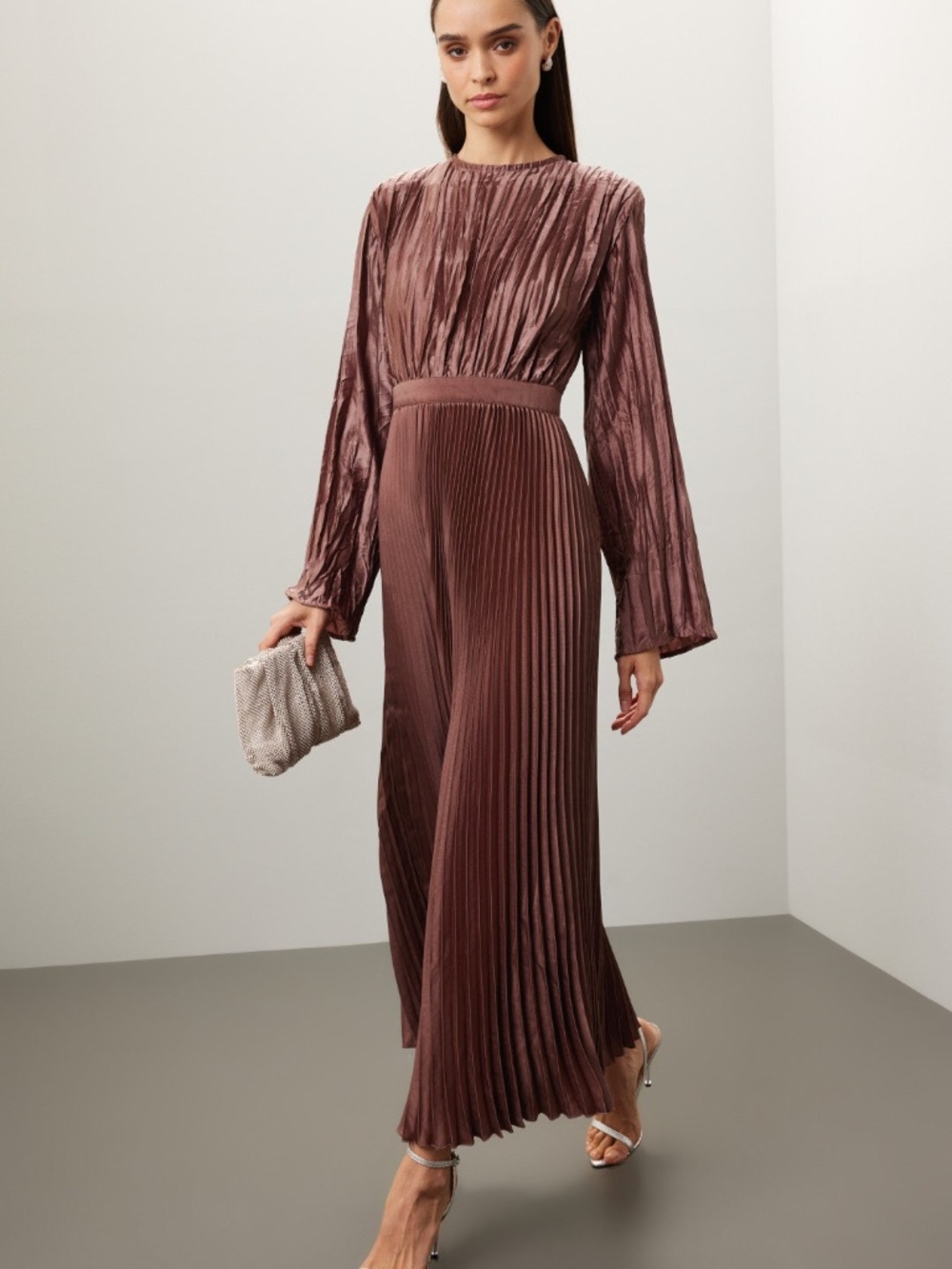L'IDEE Royale Long Sleeve Pleated Maxi Dress Brown Satin - Size US 6